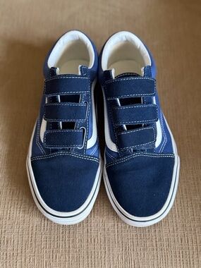 Vans Women Navy Velcro Skate Shoes Size: 8 Women/ 6 1/2 Men